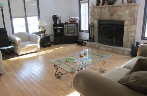 Albrightsville House | ★Cozy Pocono Cottage near Jack Frost & Jim Thorpe★