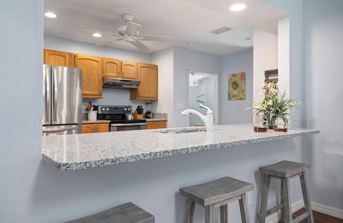Vamo House | Cozy Pool Home Short Drive to Siesta Key Beaches