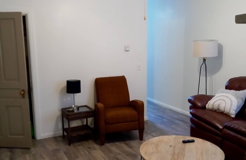 Pittsburgh Apartment | Cozy private apartment with short walk to Stadium and restaurants.