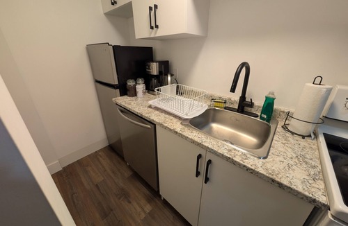 Richmond Hill Apartment | Cozy & Private Suite w/Private Entrance & Parking