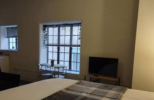 Iron Horse Historic District Apartment | Cozy queen hide away downtown