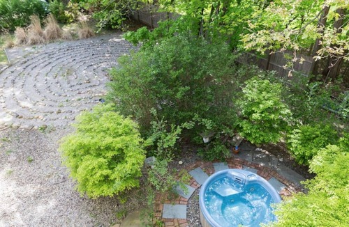 Garrison House | COZY RETREAT : HOT TUB, SAUNA, POOL + MORE