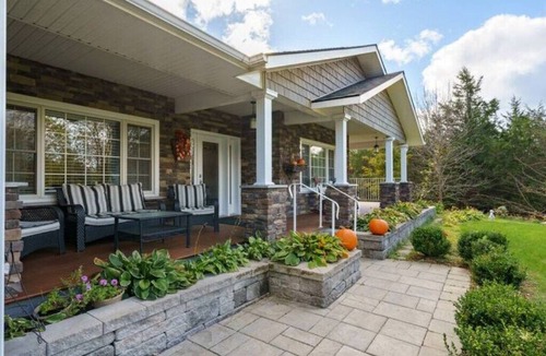 Greater Napanee House | Cozy Retreat On The Eastside Estate (10 Guest)