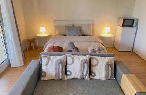 Neuilly-Plaisance Apartment | Cozy Riverfront Living, 5-Min Walk To Riverside Train