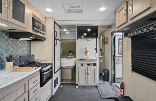 Lake Como House | Cozy Rv Retreat Fast Wi-fi & Pet-friendly