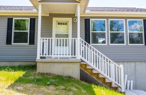 Port Matilda House | Cozy, Spacious Family Home w/Yard, Fire Pit, Grill - Pet Friendly! Near PSU