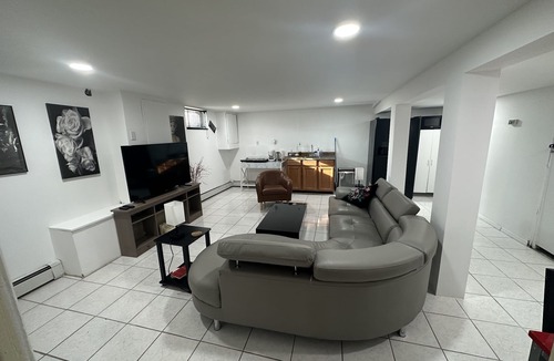 Englewood Apartment | Cozy Spacious Guest Suite 15 minutes from NYC