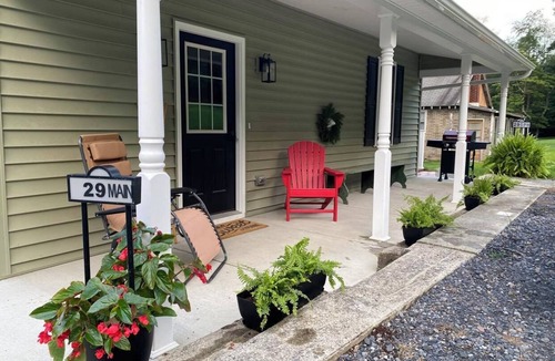 Brockton House | Cozy & Spacious Home, Mountain & River Views, Train Service to Jim Thorpe