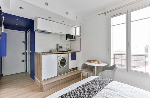 Neuilly-Plaisance Condo | Cozy studio near Paris and Disneyland RER A