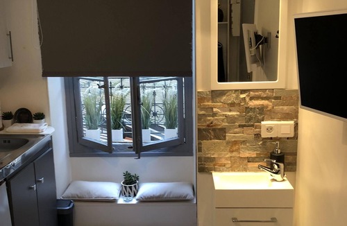 Ternes Apartment | Cozy Studio near Champs Elysees