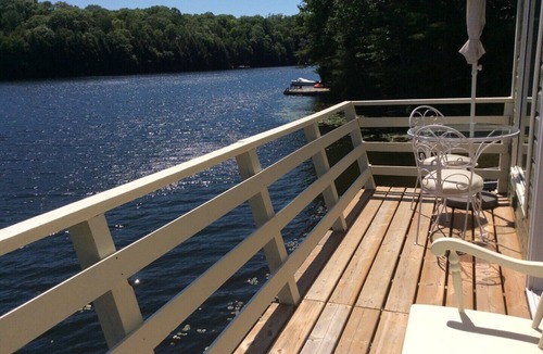 Seguin Cottage | Cozy Upper Boathouse For Rent