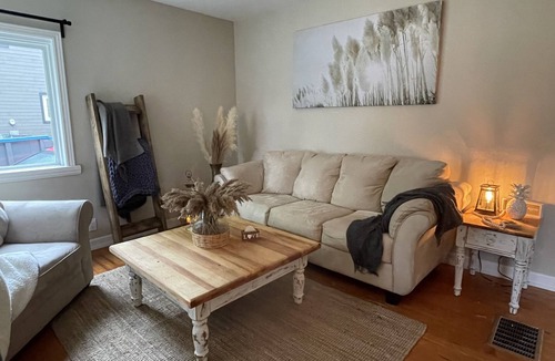 Creemore House | Cozy Vacation home on the River in Creemore