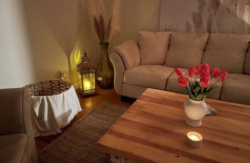 Creemore House | Cozy Vacation home on the River in Creemore