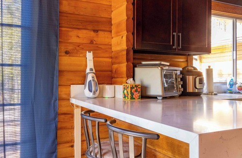 Prescott Cabin | CozyCreekCabin-Treehouse-Large Deck-Mountain Home