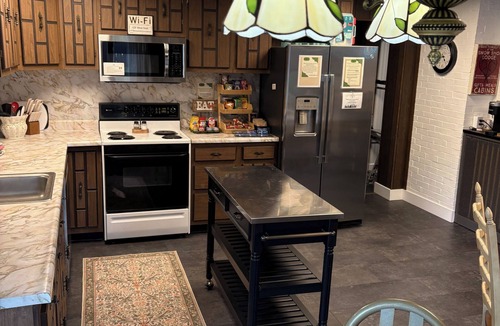 Snow Shoe Bed & Breakfast | Cramer Family Mountain Inn