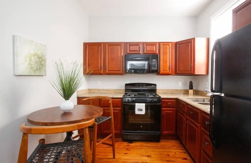 East Riverside Cottage | Creole Guest Cottage, Steps To Magazine St.