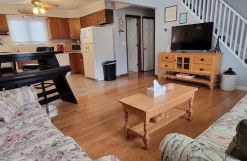 Corning House | Crystal City Family Home - Comfort and Convenience