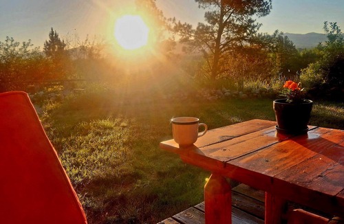 Grantsdale Cabin | Custom tiny house with an awesome view. Close to Hamilton and Darby