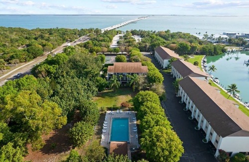 Shell Harbor Condo | Cute and Comfy Retreat on Sanibel Island, Pool, Bikes