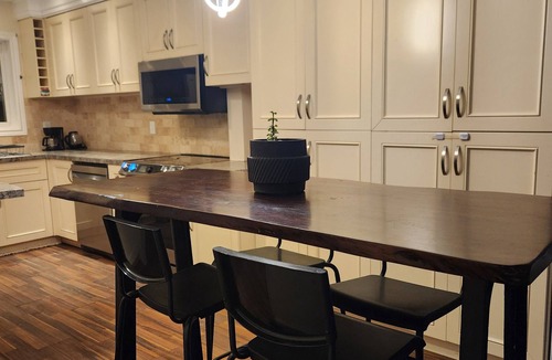 Bramalea House | Cute and Cozy home in Brampton. Central Location at Affordable Prices