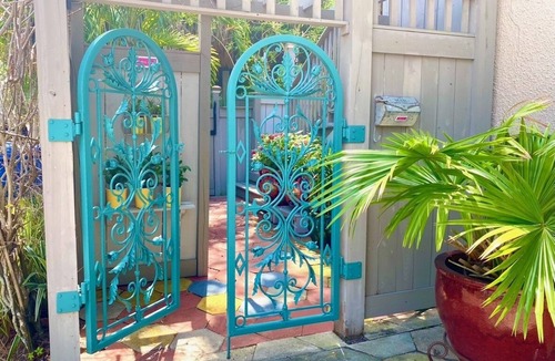 Historic Old Northeast Apartment | Cute studio with courtyard one block from waterfront parks!