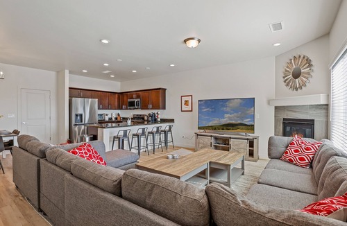 Flagstaff House | Dark Sky City Home! Play & Unwind Here! Discounts!