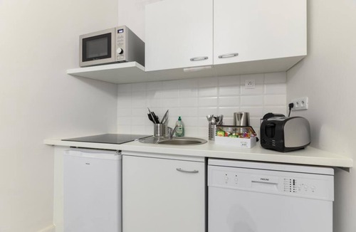 Auteuil Apartment | Daumier, 2 Bdrs, 6-8 people, Flat near La Seine, Great Location