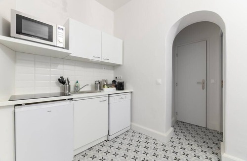 Auteuil Apartment | Daumier, 2 Bdrs, 6-8 people, Flat near La Seine, Great Location