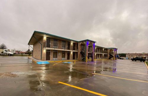 Forest Hotel | Days Inn by Wyndham Forest