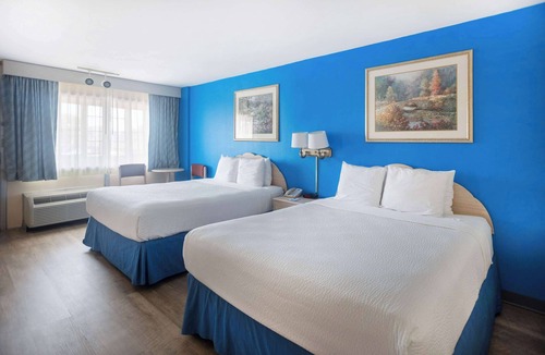 Hicksville Hotel | Days Inn by Wyndham Hicksville Long Island