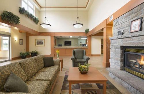 Ramara Hotel | Days Inn by Wyndham Orillia
