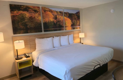Scottsboro Hotel | Days Inn by Wyndham Scottsboro AL