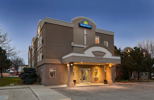 Northeast Mississauga Hotel | Days Inn by Wyndham Toronto West Mississauga