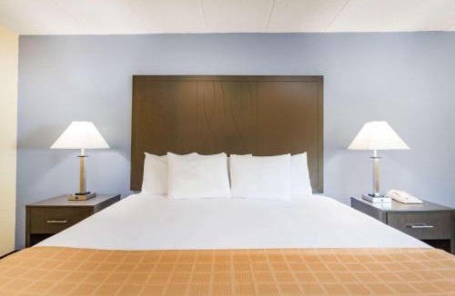 Wilkes-Barre Hotel | Days Inn by Wyndham Wilkes Barre
