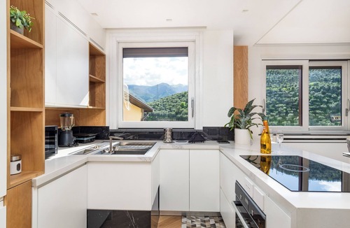 Meta House | De Vivo Realty - Relais Regina Vittoria