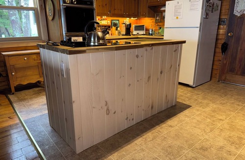 Deer Bay Cottage | Deer Bay Hideaway on Lower Buckhorn Lake. Perfect for family vacations.
