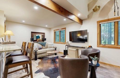 Bigfork House | Deer Pine Cabin