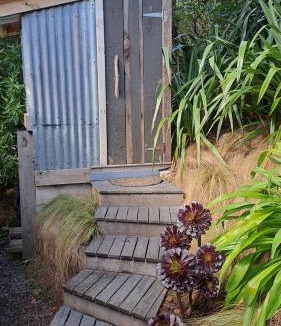 Akaroa Apartment | Delightful Dolphin 'Lodge'