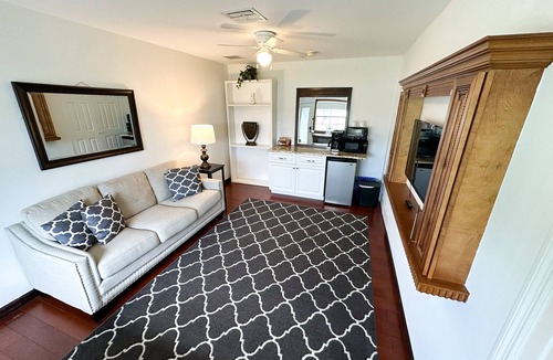 Biggar Apartment | Delightful Luxury Suite In The Heart Of Fort Myers
