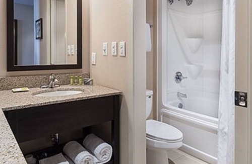 Guelph Hotel | Delta Hotels by Marriott Guelph Conference Centre