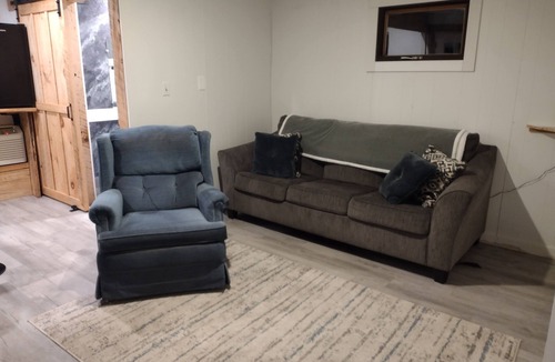 Hillsgrove Cabin | Deluxe Cabin C at Elk Creek Escape