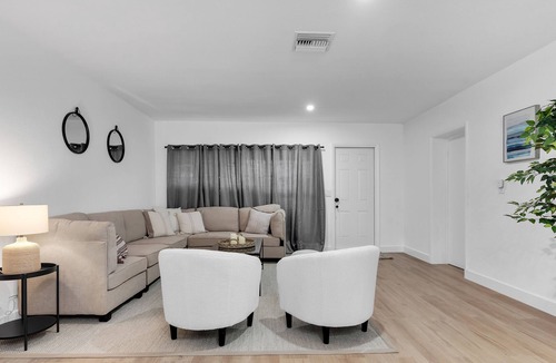 Coral Way House | Deluxe Coral Park 5BD Brand New Villa - Pool