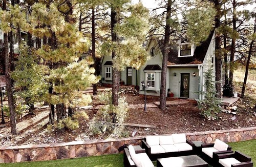 Flagstaff Cottage | Deluxe Cottage Chalet #3 - Private Deck, BBQ, Cozy & Clean!