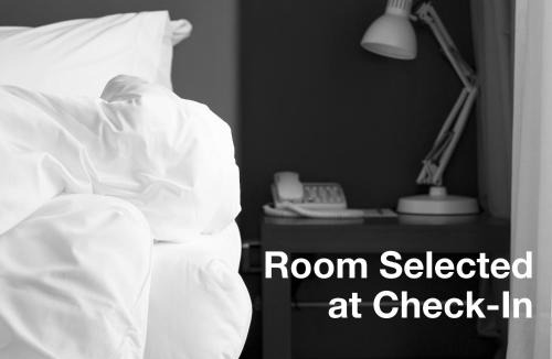 Islington - City Centre West Hotel | Deluxe Inn