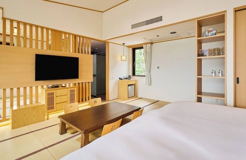 Oishi Hotel | Deluxe JapaneseWestern Room Mt Fuji View OpenAir Bath Included Room only/Minamitsuru-gun Yamanashi