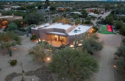 North Scottsdale House | Desert Hideaway Shuffleboard Court Golf Billiards