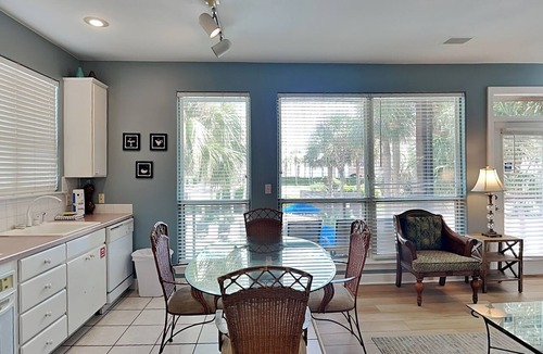 Destin Condo | Destiny Beach Villas #10A | Lakefront, Near Beach