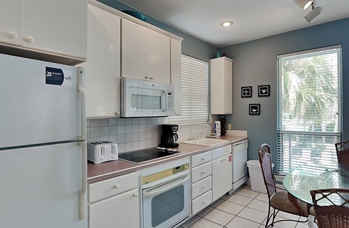 Destin Condo | Destiny Beach Villas #10A | Lakefront, Near Beach