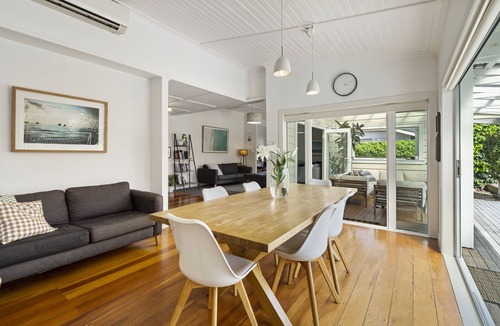 Devonport House | Devonport villa with sunny yard and beautiful pool