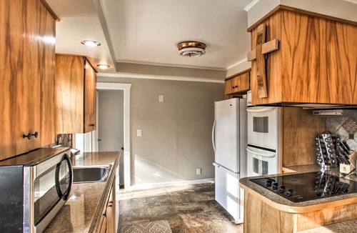 Diamond Lake House | Diamond Lake Retreat w Private Beach & Dock!